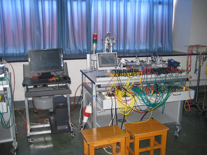 石家莊工程技術(shù)學(xué)校機電工程系實訓(xùn)室_河北培訓(xùn)網(wǎng)